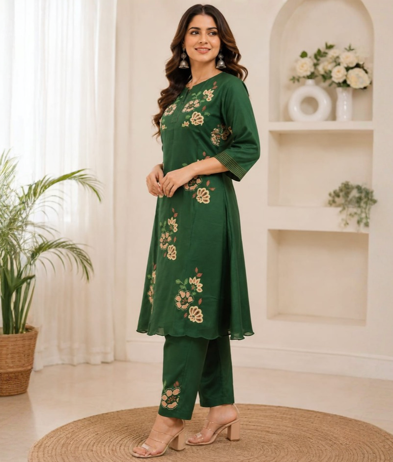 Bottle Green Chanderi Silk Thread Work Suit with Mull Cotton Dupatta – 5XL